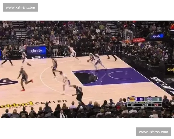 里夫斯 51+11+9 创生涯新高 湖人擒国王获两连胜